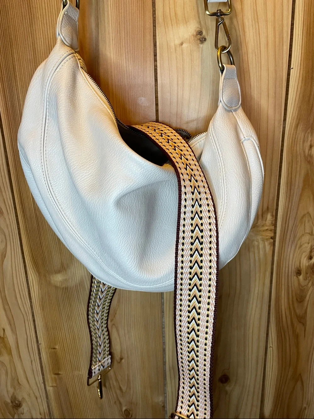 Anthropologie Women’s Cream Leather Hobo Bag with Patterned Adjustable Strap - Picture 4 of 4